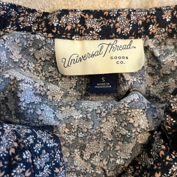 Fall Floral blouse - Picture 4 of 5